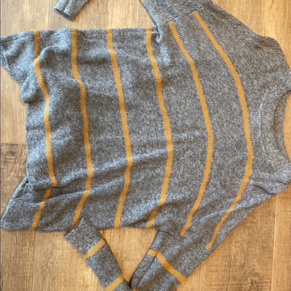 American Eagle sweater